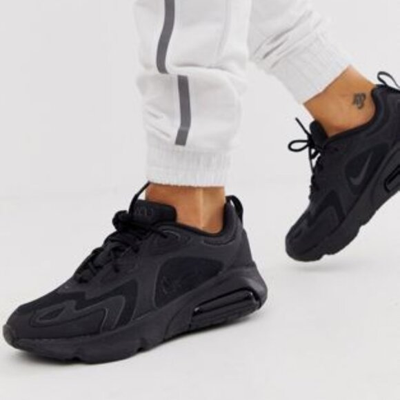 Nike Shoes - Nike Air Max 200